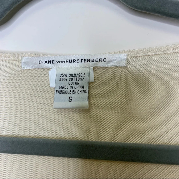 90s Diane Von Furstenberg Silk Blend Lightweight Knit Neutral Top Size Small - Picture 8 of 16